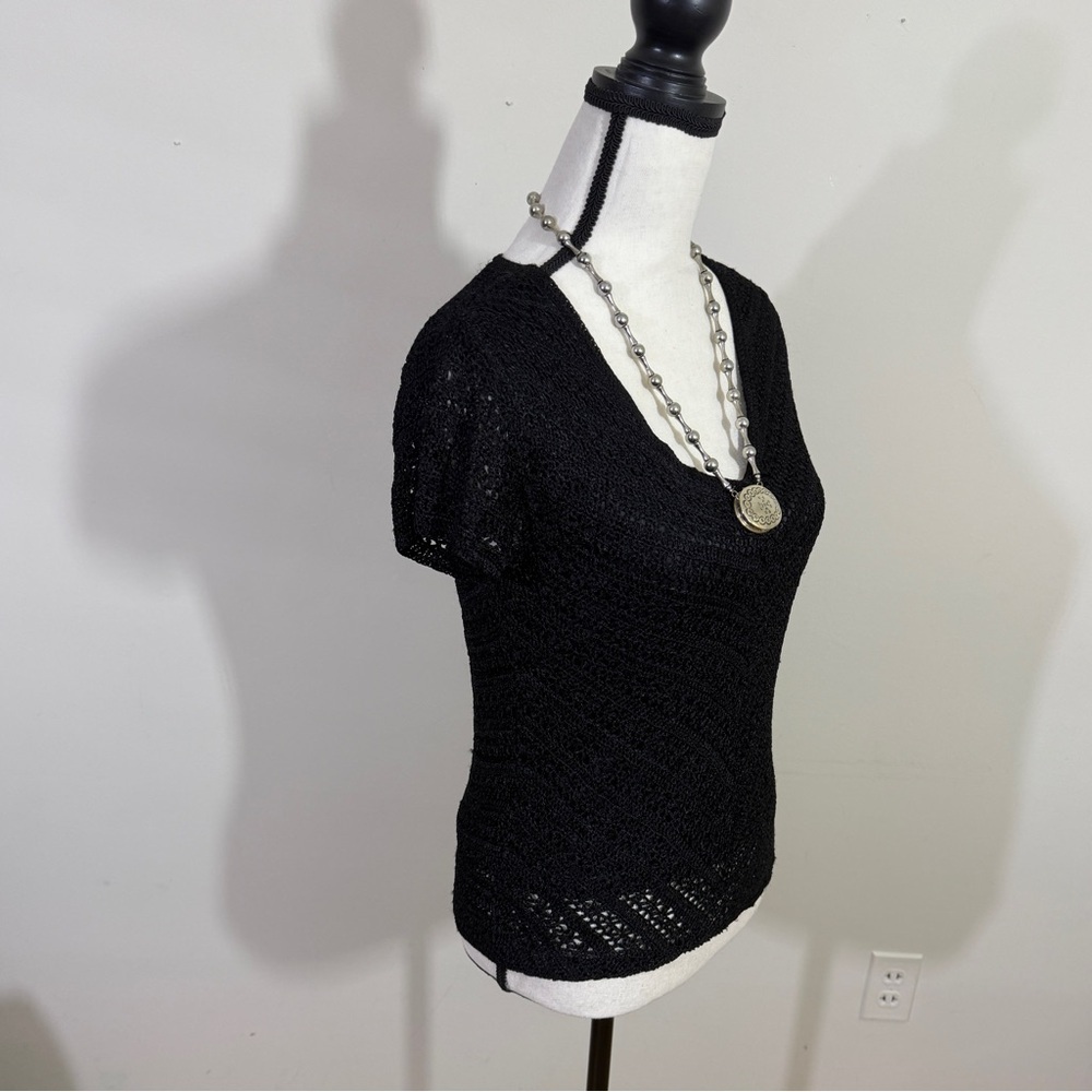 Jones Wear Black Crochet V-Neck Short Sleeve Top New with tags - Picture 6 of 12